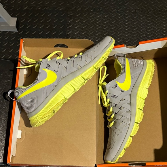 Nike Free Run size 11.5 - Picture 3 of 4